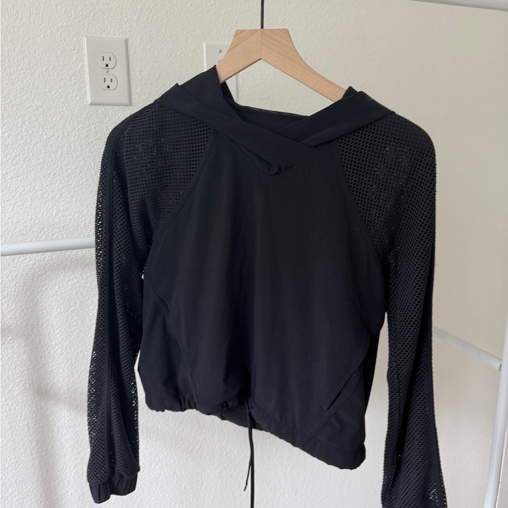 Lululemom Women's Black Mesh Sleeve Hoodie - Picture 1 of 5